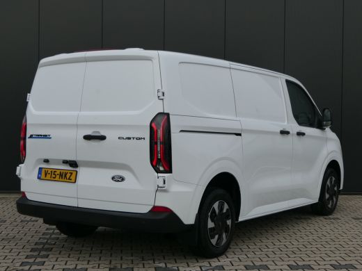 Ford E-Transit Custom 320 L1H1 Trend 65 kWh | 2300kg trekgewicht! | LED | Stoelverwarming | CarPlay/Android Auto | Verw... ActivLease financial lease