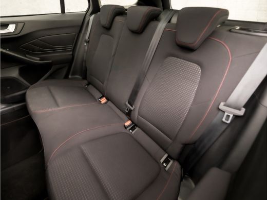 Ford Focus 1.0 EcoBoost ST Line (PANORAMADAK, APPLE CARPLAY, GROOT NAVI, CLIMATE, ADAPTIVE CRUISE, SPORTSTOE... ActivLease financial lease