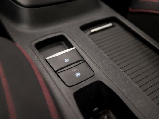 Ford Focus 1.0 EcoBoost ST Line (PANORAMADAK, APPLE CARPLAY, GROOT NAVI, CLIMATE, ADAPTIVE CRUISE, SPORTSTOE... ActivLease financial lease