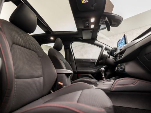 Ford Focus 1.0 EcoBoost ST Line (PANORAMADAK, APPLE CARPLAY, GROOT NAVI, CLIMATE, ADAPTIVE CRUISE, SPORTSTOE... ActivLease financial lease