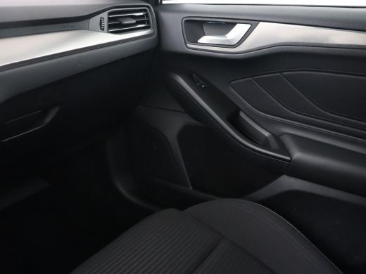 Ford Focus 1.0 EcoBoost Titanium | Automaat | Carplay | Navigatie | Keyless | Climate control | Parkeerhulp ... ActivLease financial lease