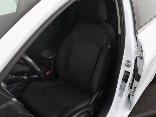 Kia Ceed 1.4 T-GDi DynamicLine | Automaat | Carplay | Camera | Navigatie | Parkeerhulp | Climate control |... ActivLease financial lease