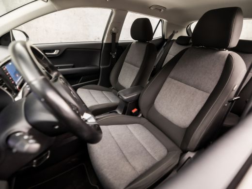 Kia Stonic 1.0 T-GDi DynamicLine (APPLE CARPLAY, NAVIGATIE, CRUISE, CAMERA, LM VELGEN, SPORTSTOELEN, PARKEER... ActivLease financial lease