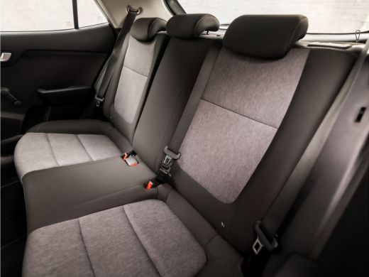 Kia Stonic 1.0 T-GDi DynamicLine (APPLE CARPLAY, NAVIGATIE, CRUISE, CAMERA, LM VELGEN, SPORTSTOELEN, PARKEER... ActivLease financial lease