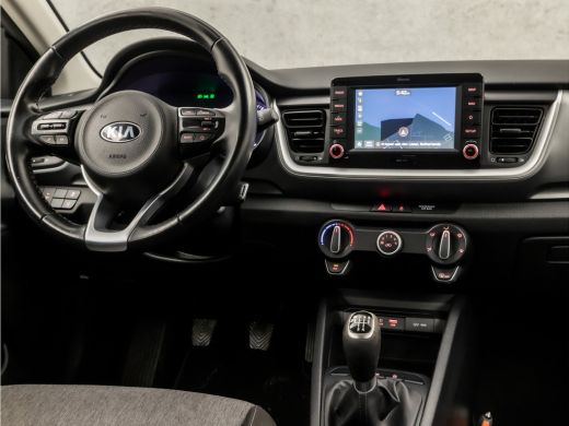 Kia Stonic 1.0 T-GDi DynamicLine (APPLE CARPLAY, NAVIGATIE, CRUISE, CAMERA, LM VELGEN, SPORTSTOELEN, PARKEER... ActivLease financial lease