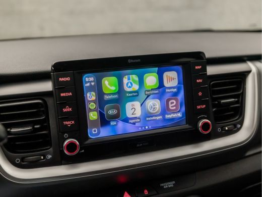 Kia Stonic 1.0 T-GDi DynamicLine (APPLE CARPLAY, NAVIGATIE, CRUISE, CAMERA, LM VELGEN, SPORTSTOELEN, PARKEER... ActivLease financial lease