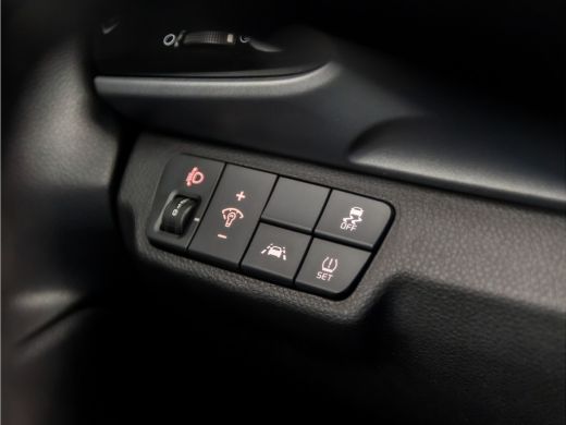 Kia Stonic 1.0 T-GDi DynamicPlusLine (APPLE CARPLAY, NAVIGATIE, CAMERA, CLIMATE, KEYLESS, SPORTSTOELEN, CRUI... ActivLease financial lease