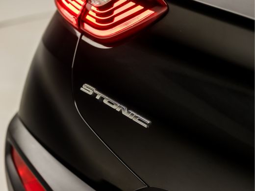 Kia Stonic 1.0 T-GDi DynamicPlusLine (APPLE CARPLAY, NAVIGATIE, CAMERA, CLIMATE, KEYLESS, SPORTSTOELEN, CRUI... ActivLease financial lease