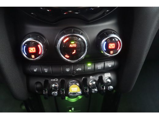 Mini Electric Essential / Sportstoelen / Achteruitrijcamera / Comfort Access / LED / Stoelverwarming ActivLease financial lease