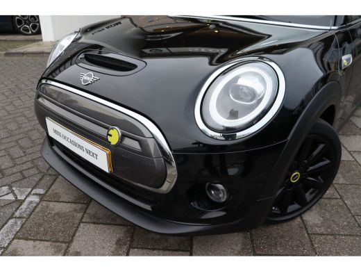 Mini Electric Essential / Sportstoelen / Achteruitrijcamera / Comfort Access / LED / Stoelverwarming ActivLease financial lease