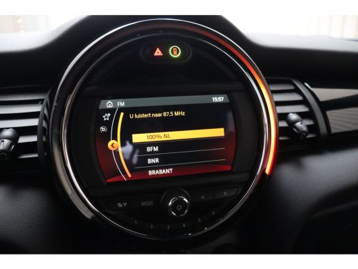 Mini Electric Essential / Sportstoelen / Achteruitrijcamera / Comfort Access / LED / Stoelverwarming ActivLease financial lease