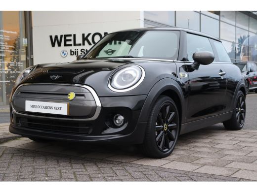 Mini Electric Essential / Sportstoelen / Achteruitrijcamera / Comfort Access / LED / Stoelverwarming ActivLease financial lease