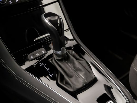 Opel Grandland X 1.2 Turbo Sport Automaat (APPLE CARPLAY, GROOT NAVI, GETINT GLAS, CRUISE, SPORTSTOELEN, PARKEERSE... ActivLease financial lease