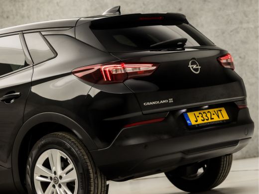 Opel Grandland X 1.2 Turbo Sport Automaat (APPLE CARPLAY, GROOT NAVI, GETINT GLAS, CRUISE, SPORTSTOELEN, PARKEERSE... ActivLease financial lease