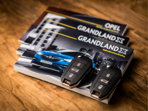 Opel Grandland X 1.2 Turbo Sport Automaat (APPLE CARPLAY, GROOT NAVI, GETINT GLAS, CRUISE, SPORTSTOELEN, PARKEERSE... ActivLease financial lease