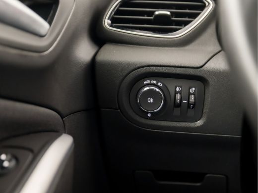 Opel Grandland X 1.2 Turbo Sport Automaat (APPLE CARPLAY, GROOT NAVI, GETINT GLAS, CRUISE, SPORTSTOELEN, PARKEERSE... ActivLease financial lease