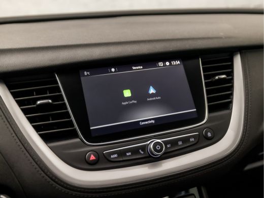 Opel Grandland X 1.2 Turbo Sport Automaat (APPLE CARPLAY, GROOT NAVI, GETINT GLAS, CRUISE, SPORTSTOELEN, PARKEERSE... ActivLease financial lease