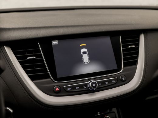 Opel Grandland X 1.2 Turbo Sport Automaat (APPLE CARPLAY, GROOT NAVI, GETINT GLAS, CRUISE, SPORTSTOELEN, PARKEERSE... ActivLease financial lease
