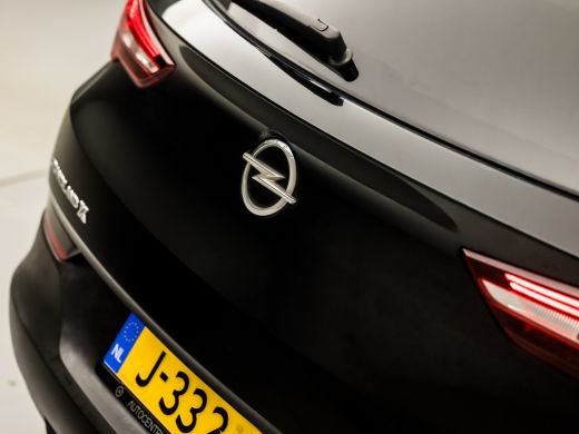 Opel Grandland X 1.2 Turbo Sport Automaat (APPLE CARPLAY, GROOT NAVI, GETINT GLAS, CRUISE, SPORTSTOELEN, PARKEERSE... ActivLease financial lease