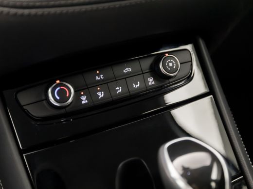 Opel Grandland X 1.2 Turbo Sport Automaat (APPLE CARPLAY, GROOT NAVI, GETINT GLAS, CRUISE, SPORTSTOELEN, PARKEERSE... ActivLease financial lease