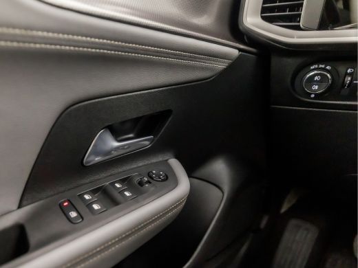 Opel Mokka 1.2 Sport (VIRTUAL COCKPIT, APPLE CARPLAY, GROOT NAVI, 360 CAMERA, CLIMATE, LM VELGEN, SPORTSTOEL... ActivLease financial lease