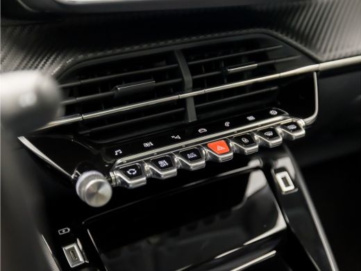 Peugeot 2008 1.2 PureTech Allure Sport Automaat (PANORAMADAK, VIRTUAL COCKPIT, APPLE CARPLAY, GROOT NAVI, SPOR... ActivLease financial lease