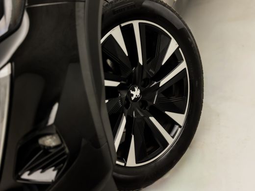 Peugeot 2008 1.2 PureTech Allure Sport Automaat (PANORAMADAK, VIRTUAL COCKPIT, APPLE CARPLAY, GROOT NAVI, SPOR... ActivLease financial lease