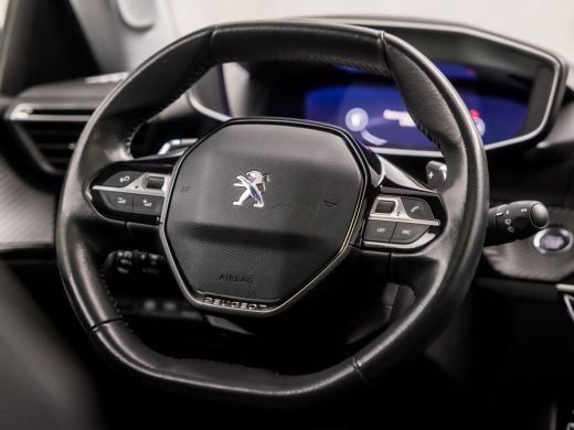 Peugeot 2008 1.2 PureTech Allure Sport Automaat (PANORAMADAK, VIRTUAL COCKPIT, APPLE CARPLAY, GROOT NAVI, SPOR... ActivLease financial lease
