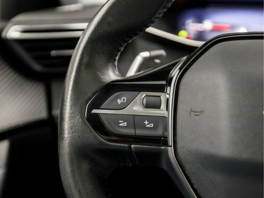 Peugeot 2008 1.2 PureTech Allure Sport Automaat (PANORAMADAK, VIRTUAL COCKPIT, APPLE CARPLAY, GROOT NAVI, SPOR... ActivLease financial lease