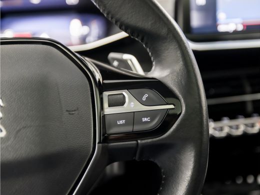Peugeot 2008 1.2 PureTech Allure Sport Automaat (PANORAMADAK, VIRTUAL COCKPIT, APPLE CARPLAY, GROOT NAVI, SPOR... ActivLease financial lease