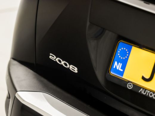 Peugeot 2008 1.2 PureTech Allure Sport Automaat (PANORAMADAK, VIRTUAL COCKPIT, APPLE CARPLAY, GROOT NAVI, SPOR... ActivLease financial lease
