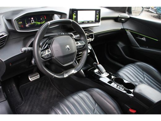 Peugeot 208 1.2 PureTech GT-Line | Automaat | Navigatie | Camera | Panoramadak | Lederen bekleding | Stoelver... ActivLease financial lease