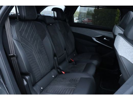 Peugeot e-5008 GT Avantage 73 kWh | Adapt. Cruise | Alcantara | Schuifdak | Massage | 7-Pers | 360 Camera | Keyl... ActivLease financial lease