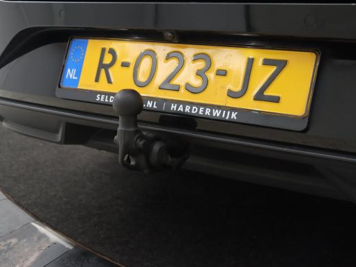 Seat Leon 1.0 TSI Style Intens | Trekhaak | Camera | Carplay | Navigatie | Adaptive cruise | DAB | Parkeerh... ActivLease financial lease