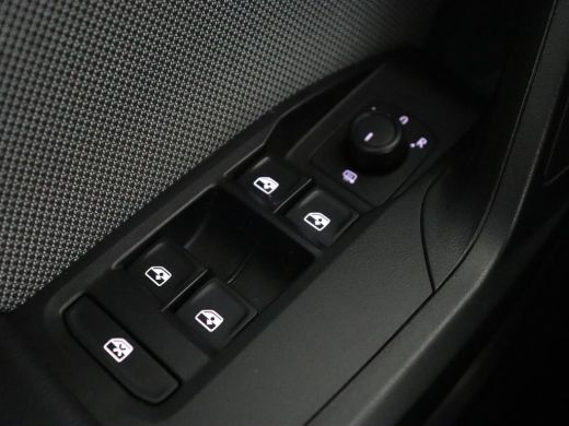 Seat Leon 1.0 TSI Style Intens | Trekhaak | Camera | Carplay | Navigatie | Adaptive cruise | DAB | Parkeerh... ActivLease financial lease