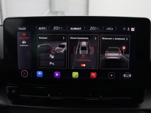 Seat Leon 1.0 TSI Style Intens | Trekhaak | Camera | Carplay | Navigatie | Adaptive cruise | DAB | Parkeerh... ActivLease financial lease