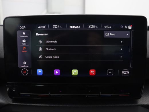 Seat Leon 1.0 TSI Style Intens | Trekhaak | Camera | Carplay | Navigatie | Adaptive cruise | DAB | Parkeerh... ActivLease financial lease