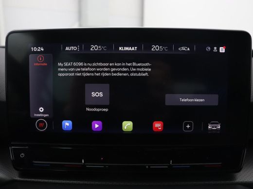 Seat Leon 1.0 TSI Style Intens | Trekhaak | Camera | Carplay | Navigatie | Adaptive cruise | DAB | Parkeerh... ActivLease financial lease