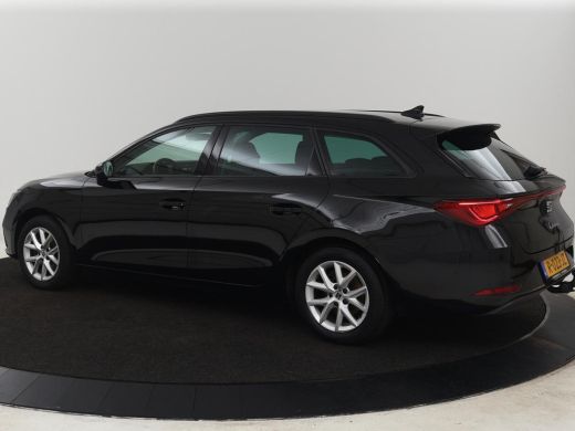 Seat Leon 1.0 TSI Style Intens | Trekhaak | Camera | Carplay | Navigatie | Adaptive cruise | DAB | Parkeerh... ActivLease financial lease