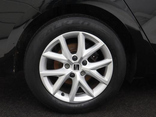 Seat Leon 1.0 TSI Style Intens | Trekhaak | Camera | Carplay | Navigatie | Adaptive cruise | DAB | Parkeerh... ActivLease financial lease