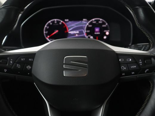 Seat Leon 1.0 TSI Style Intens | Trekhaak | Camera | Carplay | Navigatie | Adaptive cruise | DAB | Parkeerh... ActivLease financial lease