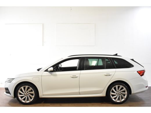 Skoda Octavia Combi TSI iV PHEV 204PK DSG HYBRID BUSINESS NAVI/CARPLAY/PDC ActivLease financial lease