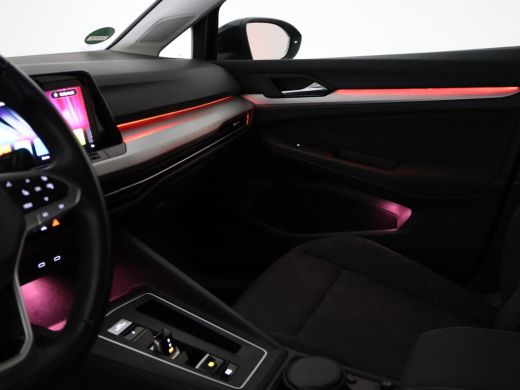 Volkswagen Golf 1.0 eTSI DSG + VIRTUAL COCKPIT | SFEERVERLICHTING | STUURVERW. / STOELVERW. | CAMERA | ADAPTIVE C... ActivLease financial lease