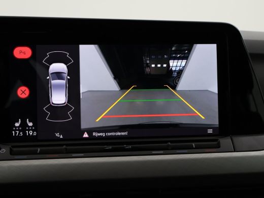 Volkswagen Golf 1.0 eTSI DSG + VIRTUAL COCKPIT | SFEERVERLICHTING | STUURVERW. / STOELVERW. | CAMERA | ADAPTIVE C... ActivLease financial lease
