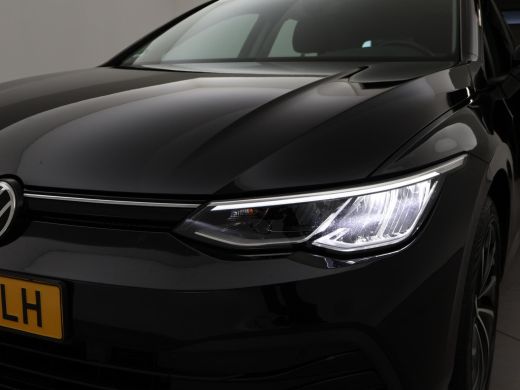 Volkswagen Golf 1.0 eTSI DSG + VIRTUAL COCKPIT | SFEERVERLICHTING | STUURVERW. / STOELVERW. | CAMERA | ADAPTIVE C... ActivLease financial lease