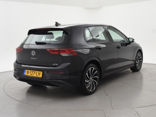 Volkswagen Golf 1.0 eTSI DSG + VIRTUAL COCKPIT | SFEERVERLICHTING | STUURVERW. / STOELVERW. | CAMERA | ADAPTIVE C... ActivLease financial lease