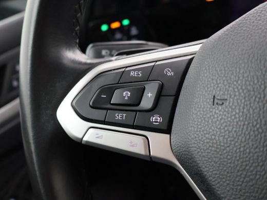 Volkswagen Golf 1.0 eTSI DSG + VIRTUAL COCKPIT | SFEERVERLICHTING | STUURVERW. / STOELVERW. | CAMERA | ADAPTIVE C... ActivLease financial lease