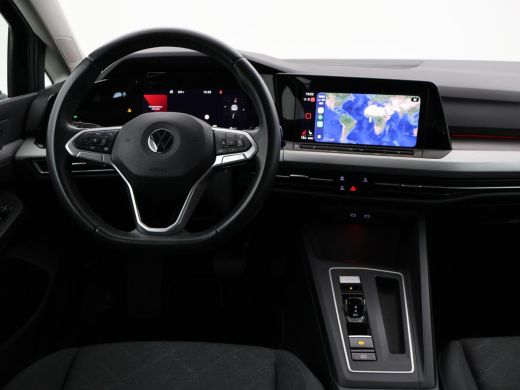 Volkswagen Golf 1.0 eTSI DSG + VIRTUAL COCKPIT | SFEERVERLICHTING | STUURVERW. / STOELVERW. | CAMERA | ADAPTIVE C... ActivLease financial lease