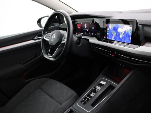 Volkswagen Golf 1.0 eTSI DSG + VIRTUAL COCKPIT | SFEERVERLICHTING | STUURVERW. / STOELVERW. | CAMERA | ADAPTIVE C... ActivLease financial lease