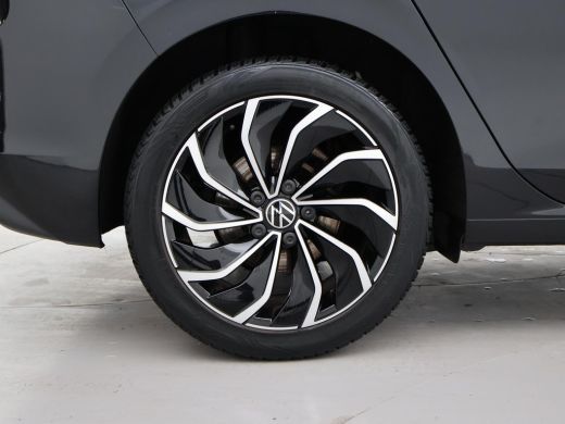 Volkswagen Golf 1.0 eTSI DSG + VIRTUAL COCKPIT | SFEERVERLICHTING | STUURVERW. / STOELVERW. | CAMERA | ADAPTIVE C... ActivLease financial lease